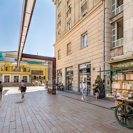 Lovely & Cozy Home With A C Budapest Bagian luar foto