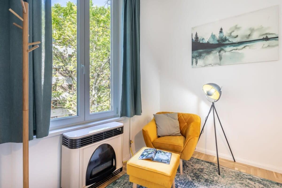 Lovely & Cozy Home With A C Budapest Bagian luar foto