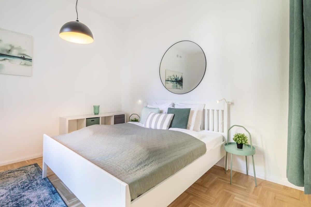 Lovely & Cozy Home With A C Budapest Bagian luar foto
