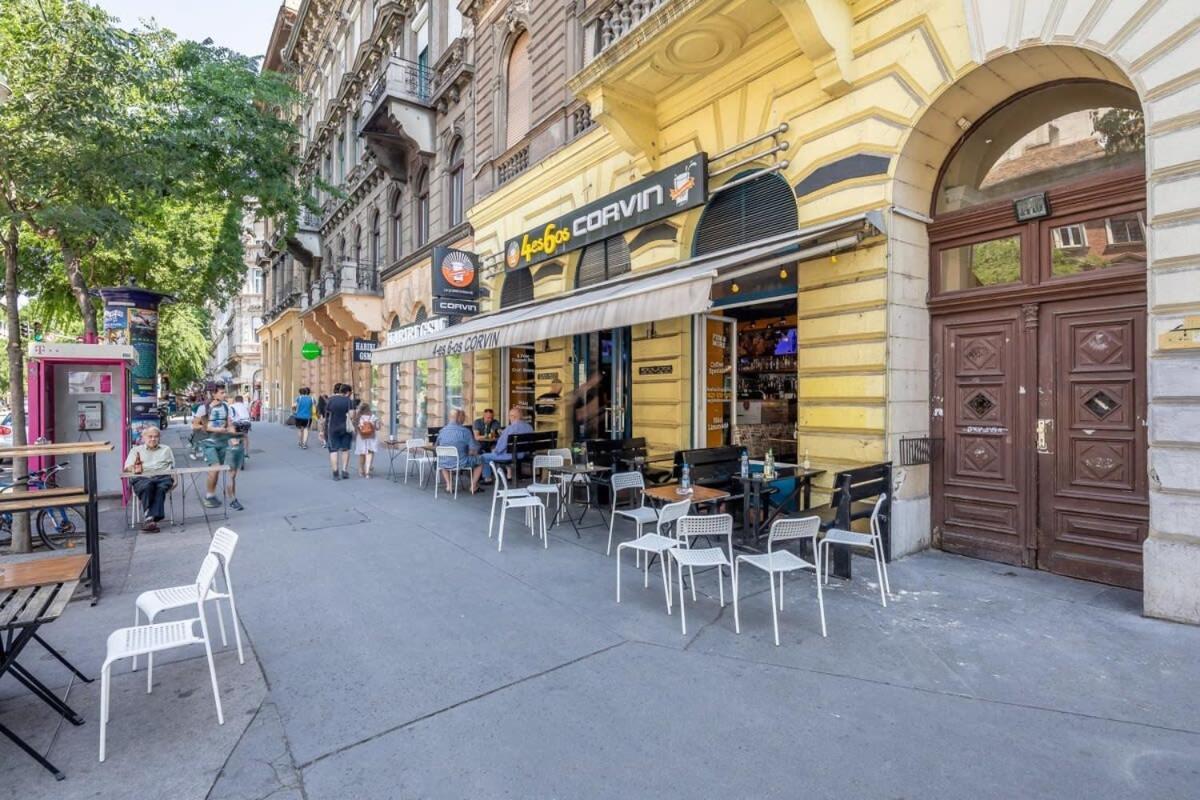 Lovely & Cozy Home With A C Budapest Bagian luar foto