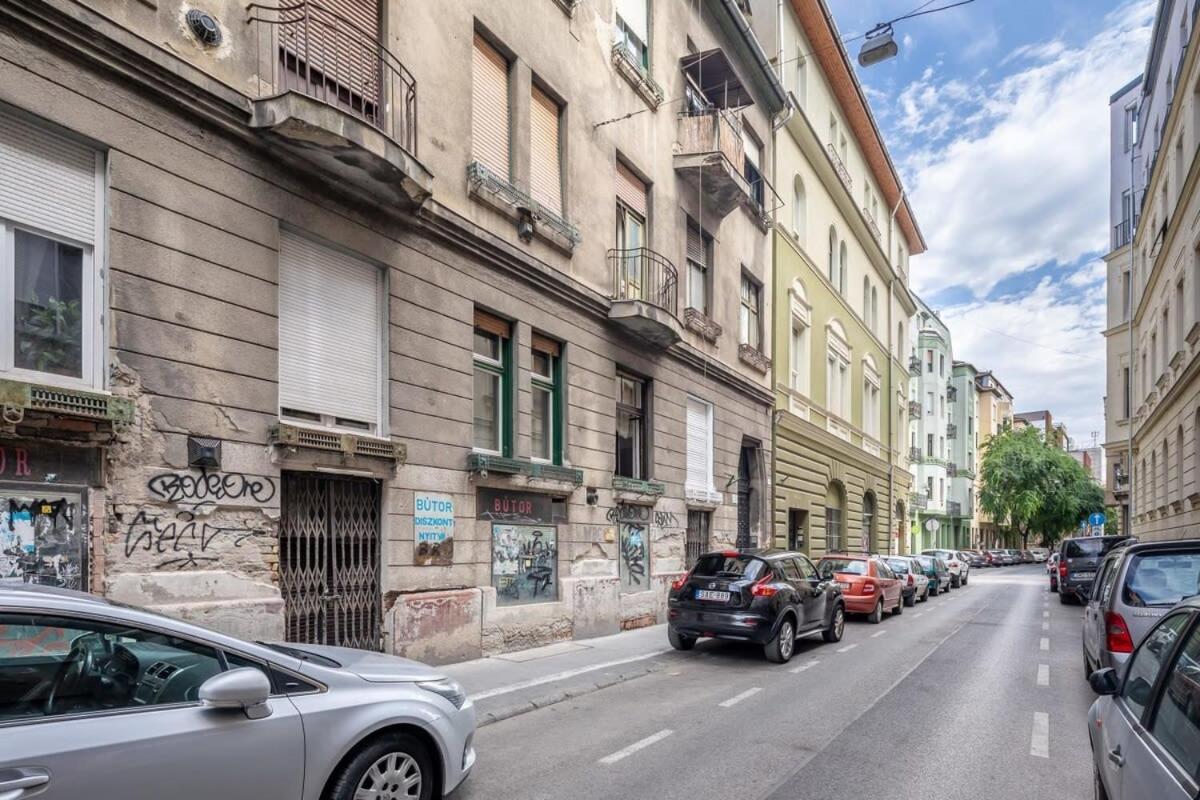 Lovely & Cozy Home With A C Budapest Bagian luar foto