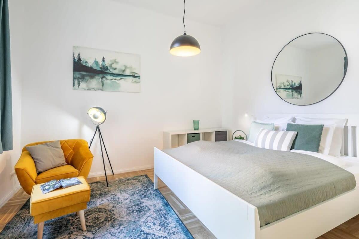 Lovely & Cozy Home With A C Budapest Bagian luar foto