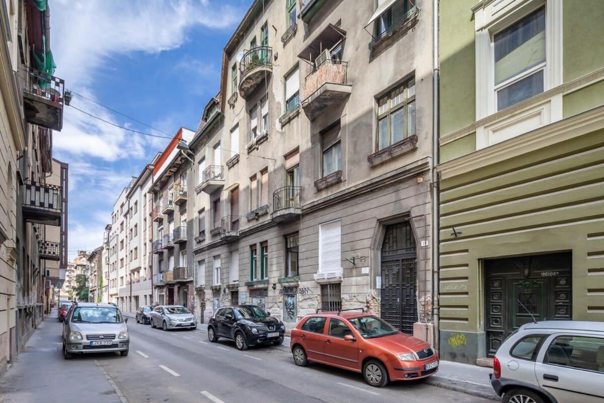 Lovely & Cozy Home With A C Budapest Bagian luar foto